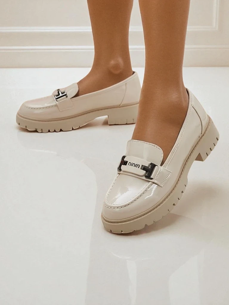 Dámské loafersy Atena béžové s plochým podpatkem z ekologické kůže