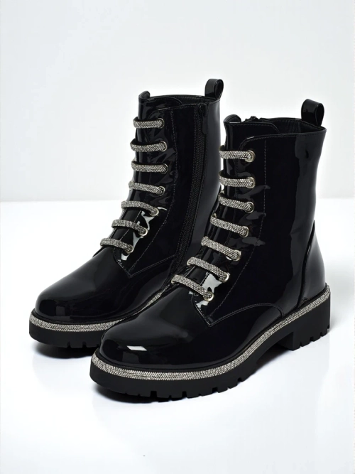 Лаковані шнуровані жіночі ботильйони Fjorra