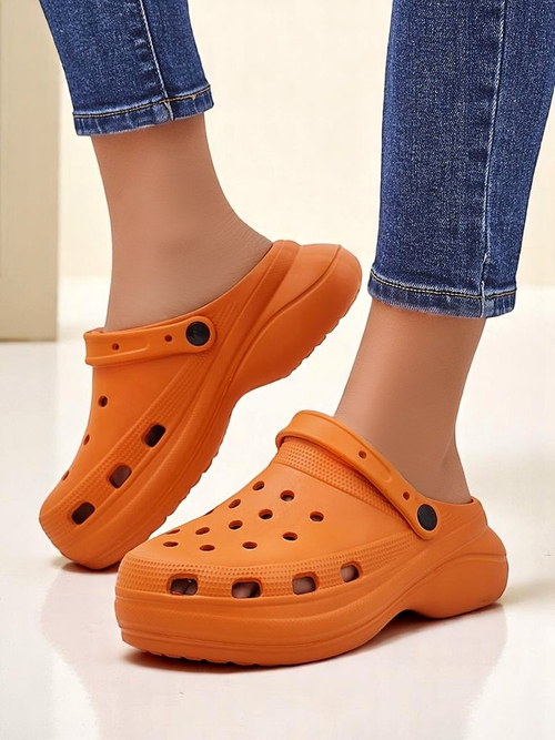 Royalfashion Жіночі перфоровані гумові шльопанці Dellosa