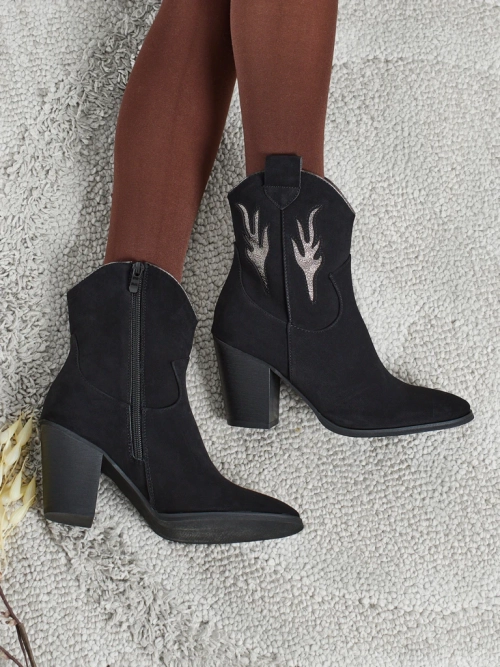 Ковбойки жіночі на підборах з декоративними вставками Cendria