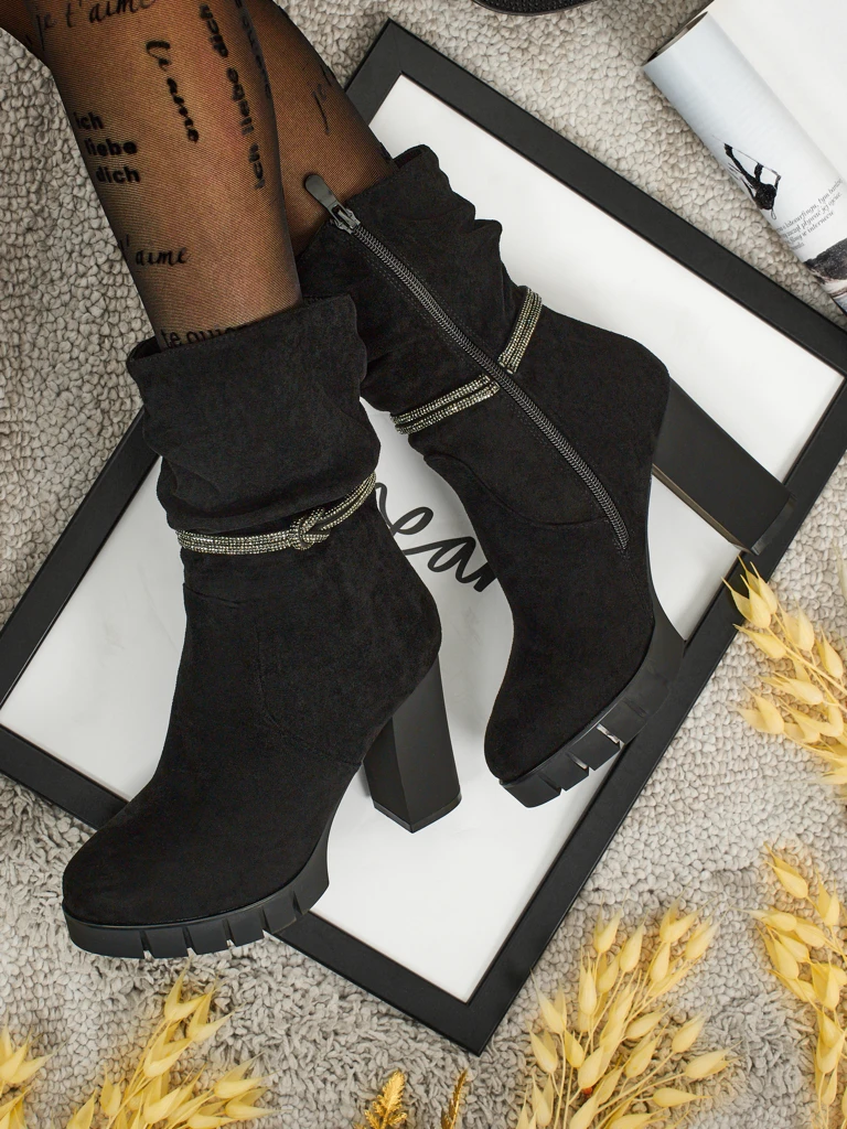 Dámské kotníkové boty z eko semiše na sloupkovém podpatku RuneFlicker