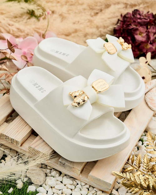 Royalfashion Жіночі гумові шльопанці з декоративним бантом Apis