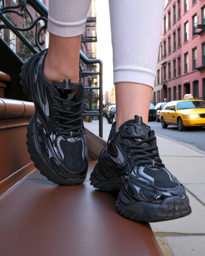 Royalfashion Жіночі лаковані кросівки Leysi