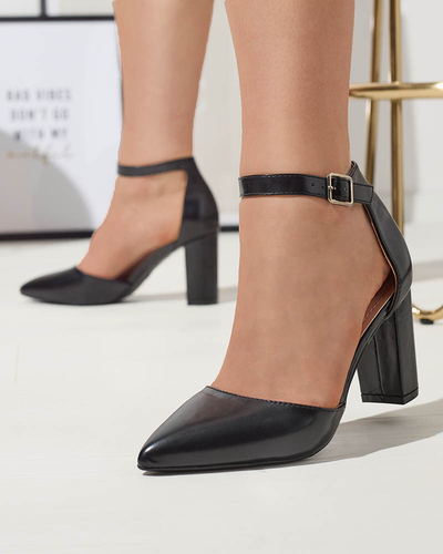 Dámské lodičky na kůlu v černé barvě- Obuv