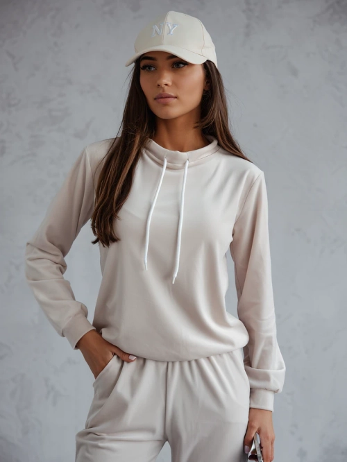 Royalfashion Жіночий костюм з велюру
