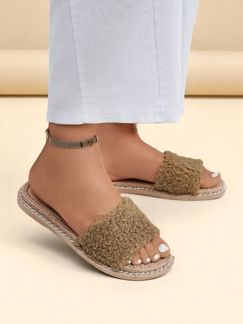 Royalfashion Жіночі шльопанці з кожушком Cozy Step