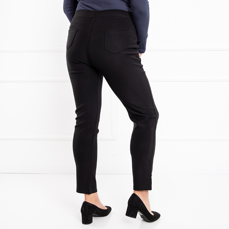 Černé dámské hladké PLUS SIZE treggings- Oblečení