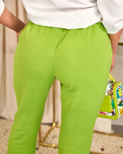 Royalfashion Rovné dámské látkové kalhoty v zelené barvě