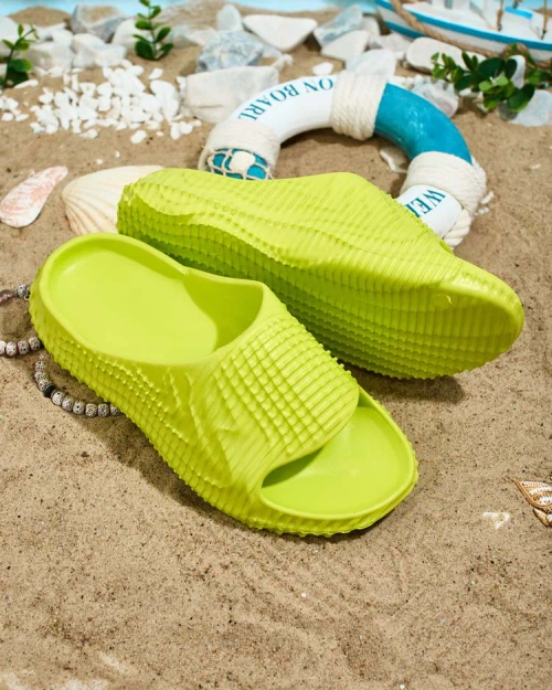 Royalfashion Жіночі гумові шльопанці Aroria