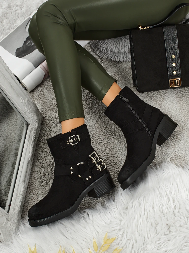 Dámské kotníkové boty z eko semiše s přezkami Valtos