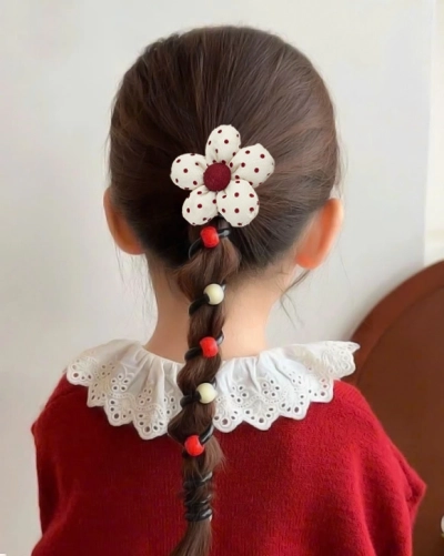 Royalfashion Elastická spirálová gumička do vlasů s malým kvítkem Blossom Coil