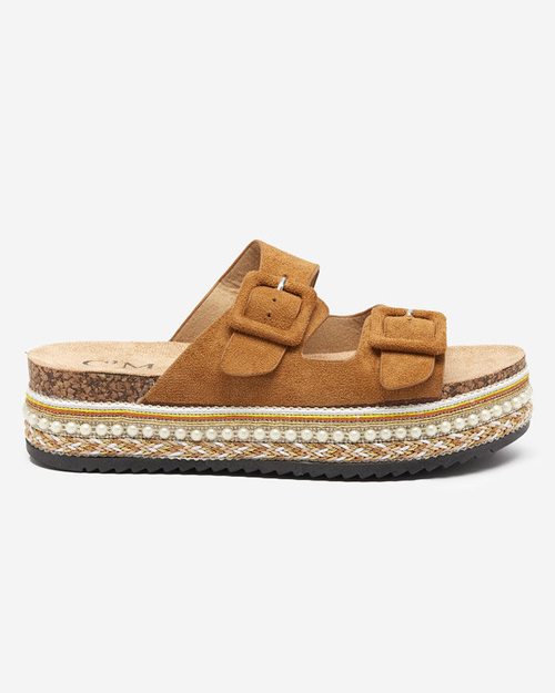 Коричневі жіночі шльопанці на масивній підошві Carisno