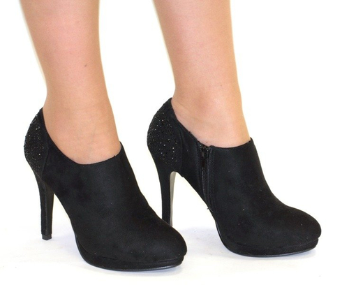 Czarne botki na słupku - Obuwie
