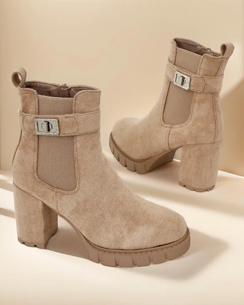 Жіночі чоботи Royalfashion на посту Effo