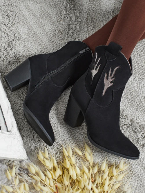 Ковбойки жіночі на підборах з декоративними вставками Cendria