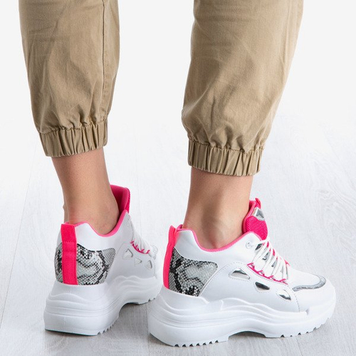 Білі жіночі кросівки на грубій підошві Gisela