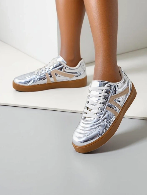 Royalfashion Жіночі спортивні кросівки Mettali