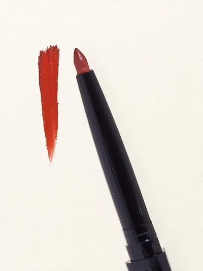 Rtěnková tužka v odstínu Soft Red