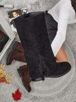 černý || Tmavě hnědá