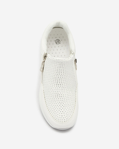 Білі жіночі спортивні туфлі на платформі, декоровані цирконами Martela - Взуття