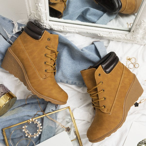 Коричневі ботинки з чорною вставкою Marona - Взуття