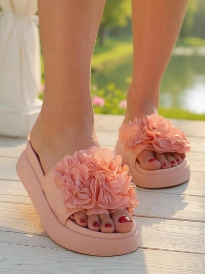 Royalfashion Dámské sandály s malými květy Freesia