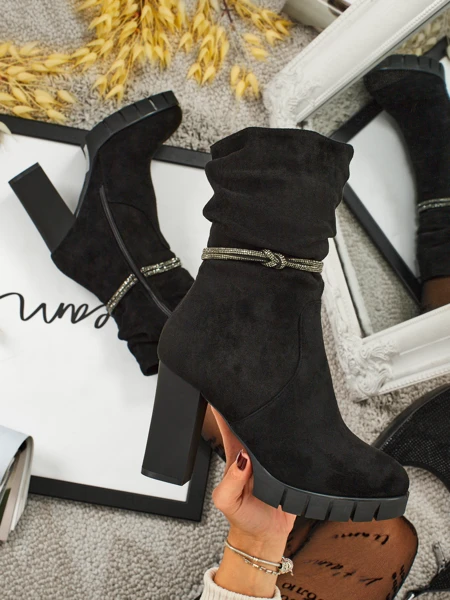 Dámské kotníkové boty z eko semiše na sloupkovém podpatku RuneFlicker