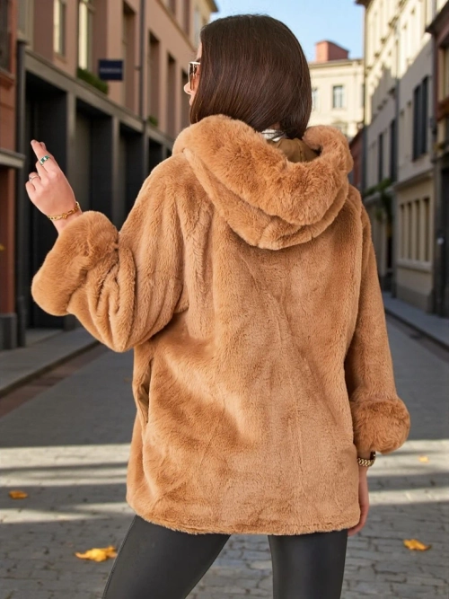 Пальто з штучного хутра для жінок Royalfashion