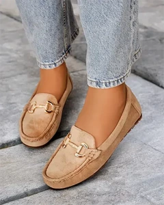 коричневий