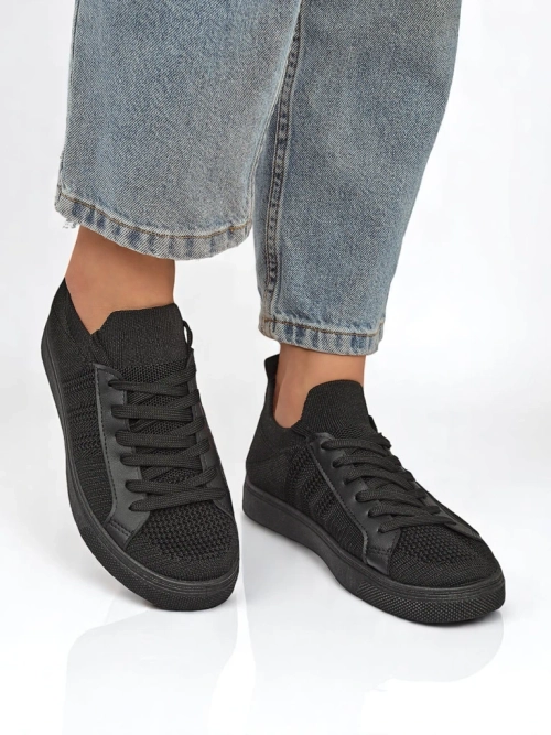 Жіночі кросівки Livia Nero - чорні тенісні туфлі з тканини та екошкіри на плоскій підошві