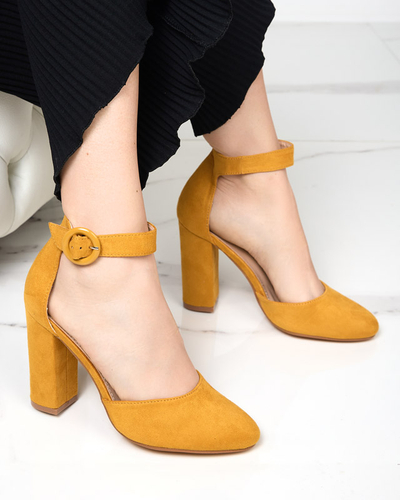 OUTLET Hořčičné dámské sandály na sloupku Nastio - Obuv