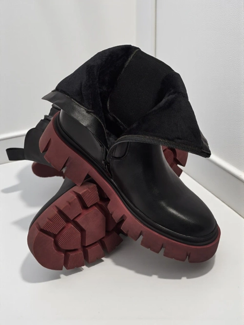 Високі жіночі ботильйони з екошкіри на кольоровій підошві Dorvella