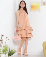 světle hnědá || hnědý