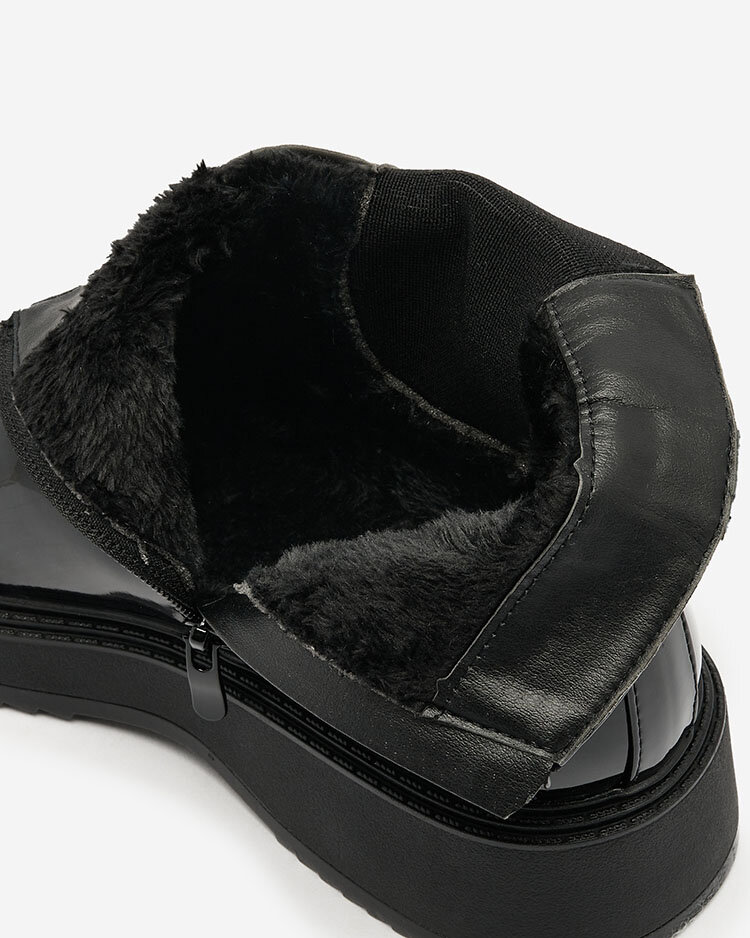 Royalfashion Černé dámské kozačky na plochém podpatku se zirkony Winuma