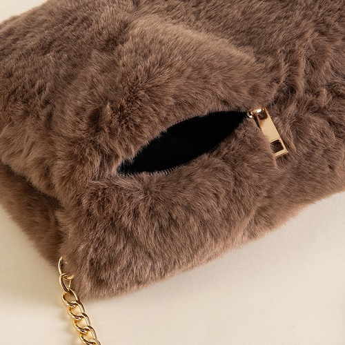Коричнева жіноча хутряна сумка