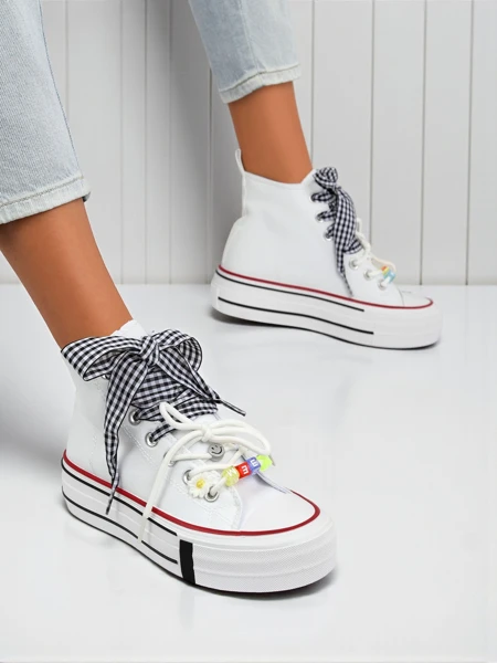 Dámské tenisky Callista Bianca – bílé módní flat s ozdobnými korálky