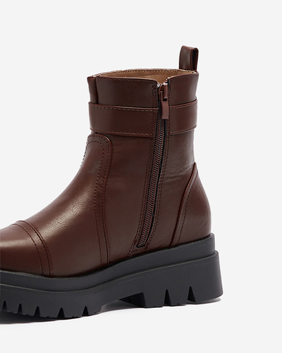 Tmavě hnědé dámské kozačky s přezkou Utilas - Obuv