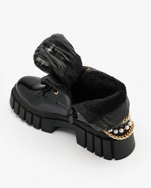 Жіночі лаковані утеплені черевики Royalfashion чорного кольору Dahaff