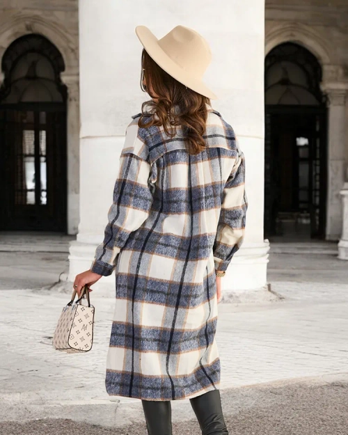 Темно-синя жіноча довга сорочка в клітинку