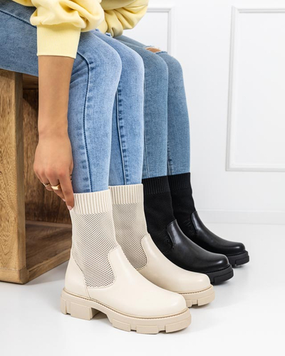 Dámské černé prolamované kotníkové boty značky Roibu - Shoes