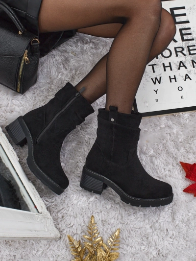 Vyšší dámské kotníkové boty z eko semiše Carmine