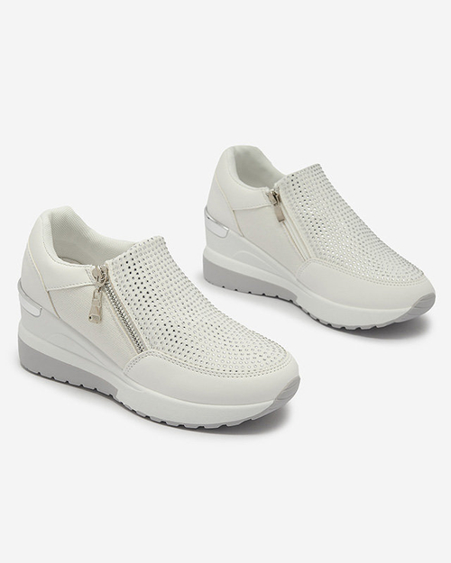 Білі жіночі спортивні туфлі на платформі, декоровані цирконами Martela - Взуття