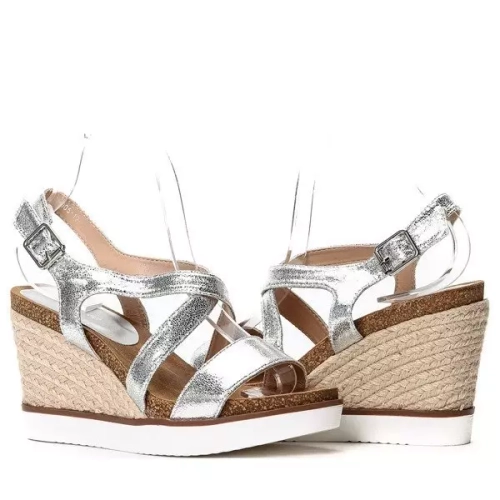 OUTLET Срібні босоніжки на танкетці - Туфлі