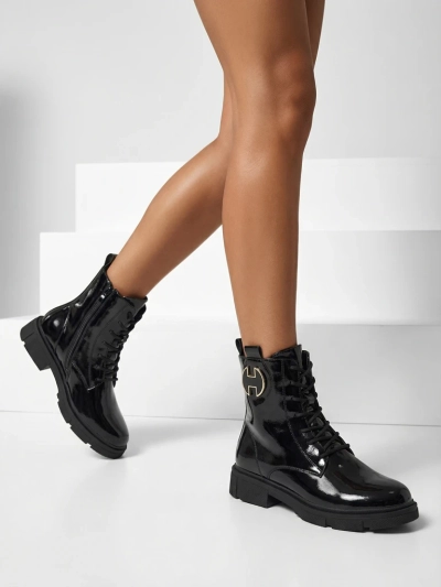 Lakované šněrovací dámské boty Kalen