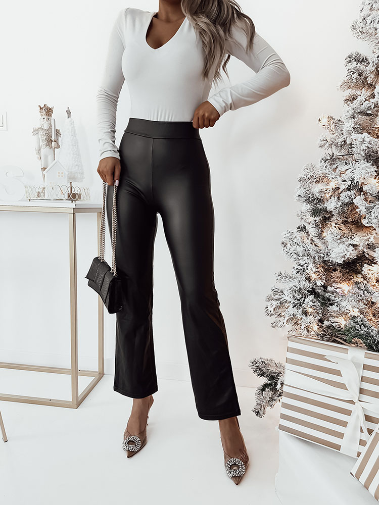 Royalfashion Dámské široké kalhoty z ekokůže v černé barvě