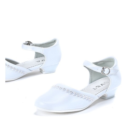 Взуття білої дівчини з цирконами Alennia - Взуття 1