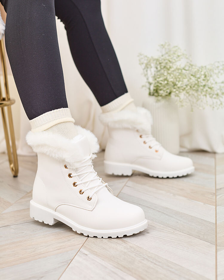 Royalfashion Klasické dámské kozačky a'la trapper v bílé barvě Dotsacia