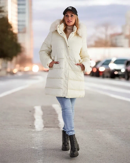 Жіноча стьобана зимова куртка Royalfashion