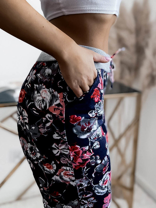 Жіночі шорти 3/4 з малюнком, темно-сині та червоні PLUS SIZE - Одяг