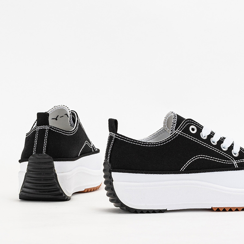 Чорні жіночі кеди на платформі Trenicso